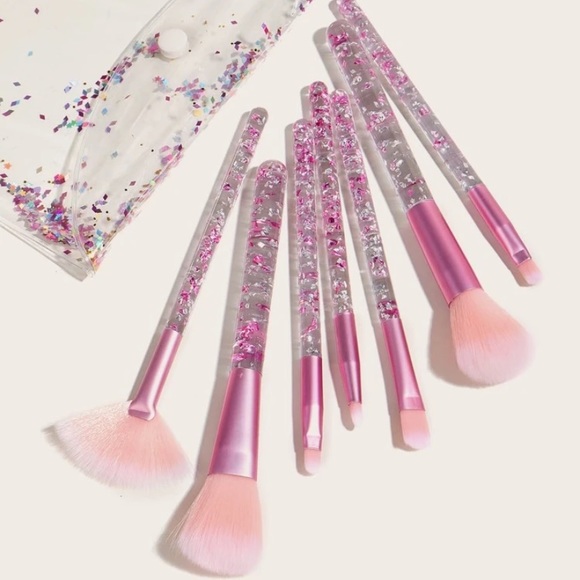 Other - 7 Piece Pink Make-up Brush set with makeup Bag